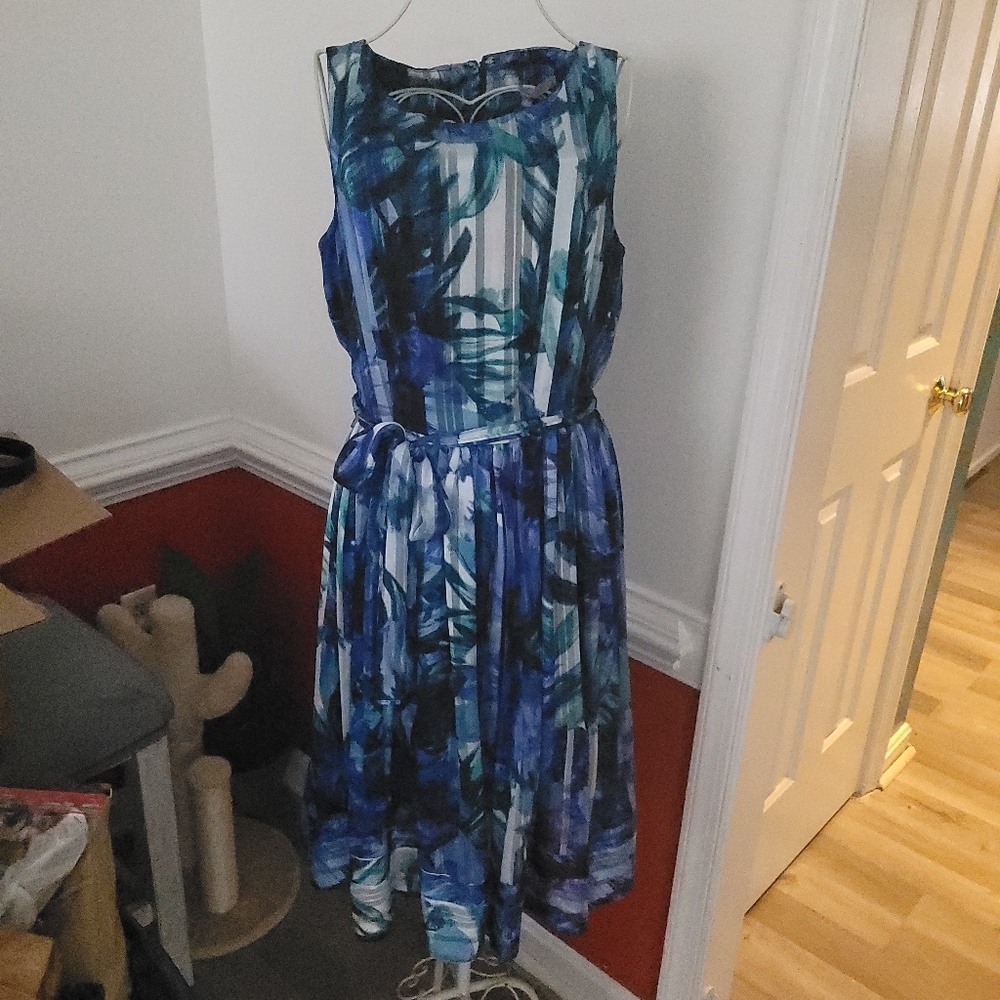 Carmen Marc Valvo Dresses Luxe By Carmen Marc Valvo Blue Floral Party Dress Sz 4